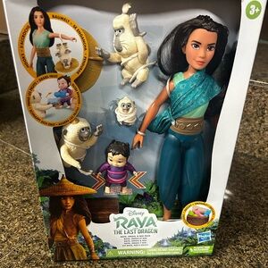 Disney Raya doll